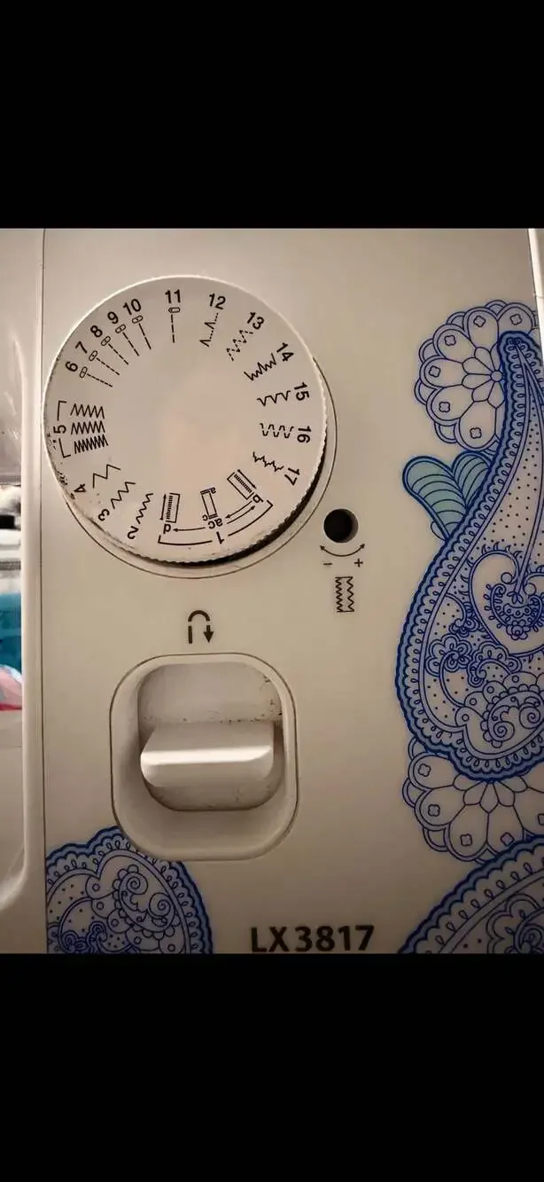 Brother LX3817 17-Stitch Full-Size Sewing Machine